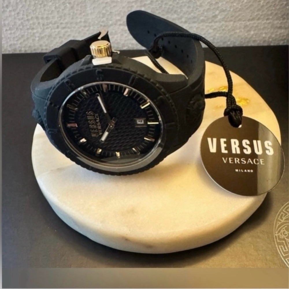 VERSUS VERSACE
Tokyo Silicone & Stainless Steel Watch Men.
